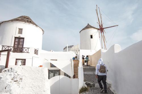 Santorini varázslatos kincsei: 10 lélegzetelállító úti cél felfedezése